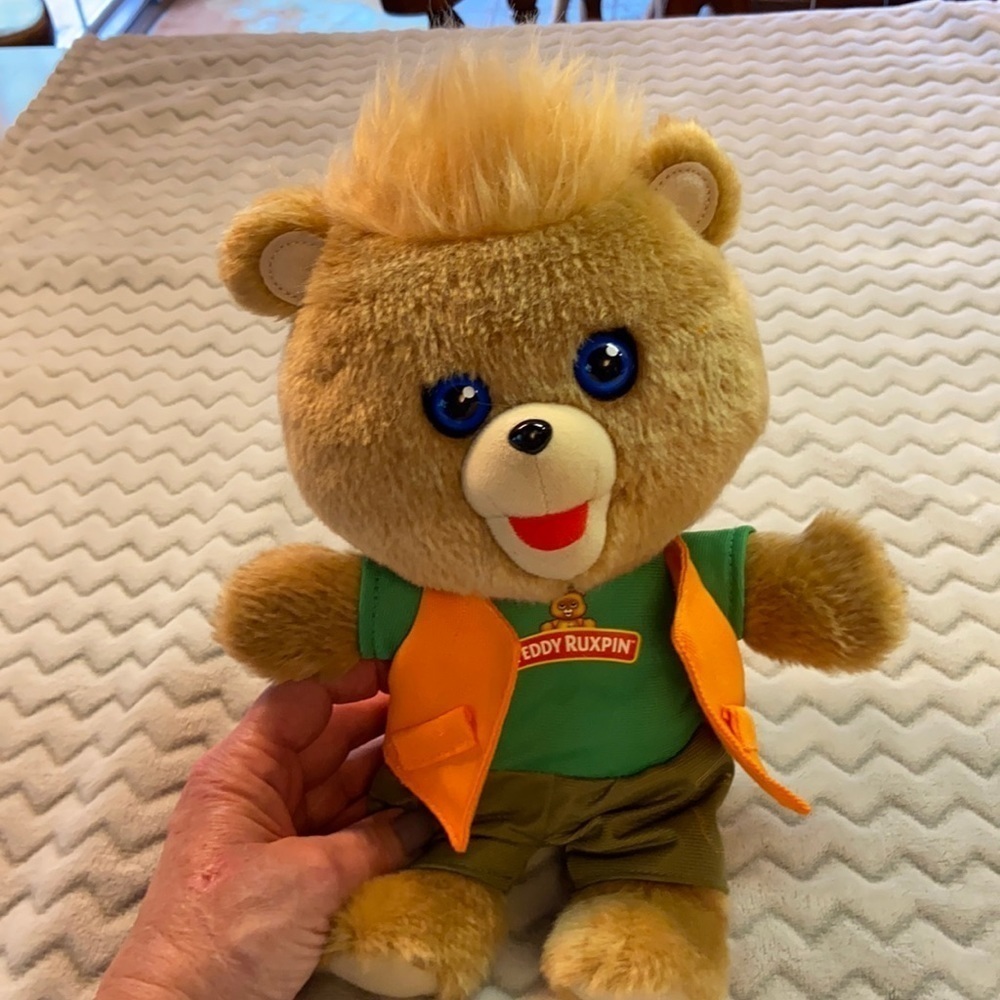 Teddy Ruxpin Adventure Style Teddy Hug Sing 2018